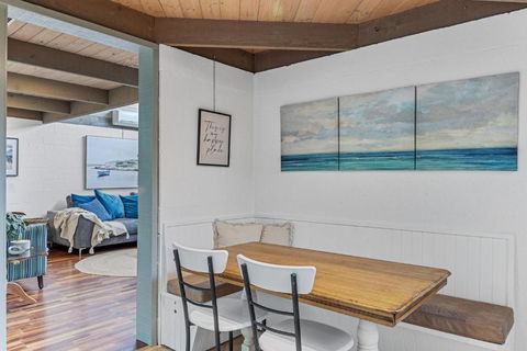 A Sand And Sea Retreat - 150m From Beach, Pet Friendly - Accommodation Brisbane 4