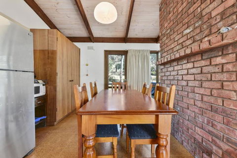 Aireys 15 - Accommodation Brisbane 4