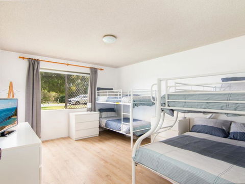 Akuna 3 Ground Floor Opposite Wallis Lake - Accommodation Brisbane 4