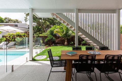 AL Sole - 4 Bedrooms - Pool - Location - Accommodation Brisbane 2