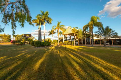 Albert Park Motor Inn-KING BEDS-POOL-SHADED PARKING - Accommodation Brisbane 0