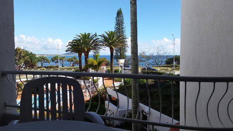 Alex Headland Beachfront - Accommodation Brisbane 3