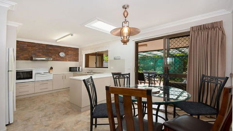Alexander Palms - Accommodation Brisbane 0