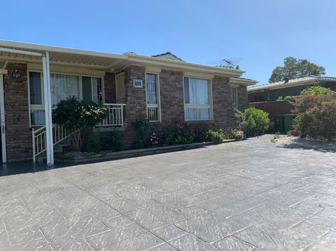 All In 3 Bedrooms,Fairfield West - Accommodation Brisbane 2