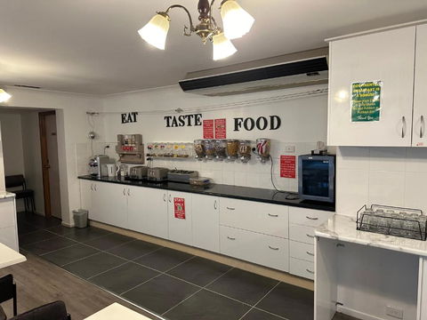 Allan Cunningham Motel - Accommodation Brisbane 2