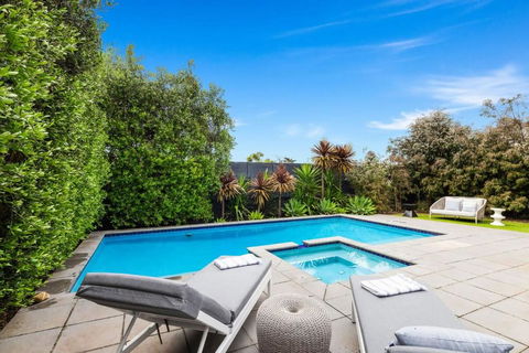 Amalfi Dream - Pool, Spa, Walk To Beach And Shops - Accommodation Brisbane 1