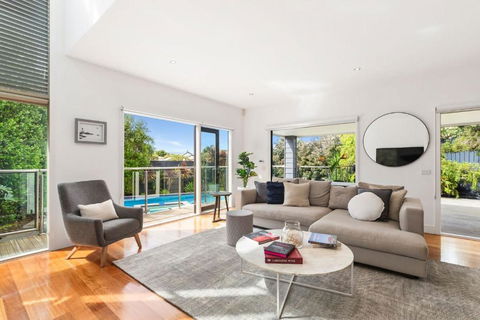 Amalfi Dream - Pool, Spa, Walk To Beach And Shops - Accommodation Brisbane 4