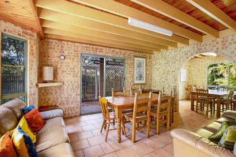 Amaroo Rainbow Shores - Accommodation Brisbane 2