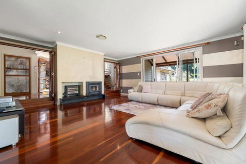 Amazing Acreage Style Living - Accommodation Brisbane 1