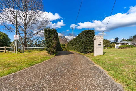 Amazing Acreage Style Living - Accommodation Brisbane 3