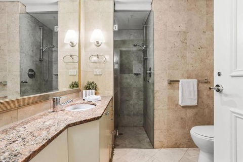 Amazing Apartment In Sydney CBD With Rooftop Pool - Accommodation Brisbane 4