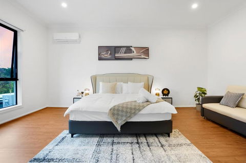 Amazing Backyard - MAX Entertain Beachside Retreat - Accommodation Brisbane 3