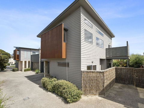 Anderson Central Torquay 36 - Accommodation Brisbane 1