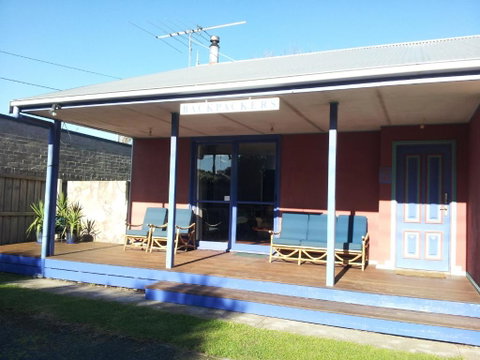 Anglesea Backpackers - Accommodation Brisbane 1