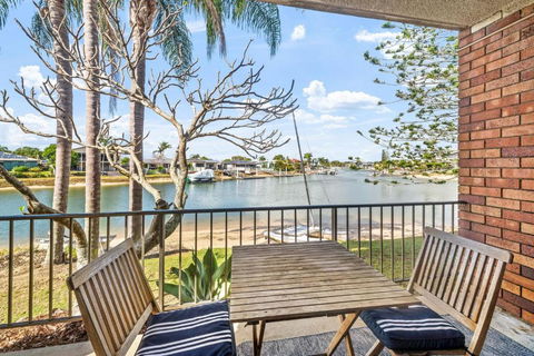Anjuna, 2 Bedroom Apartment On Canal - Accommodation Brisbane 1