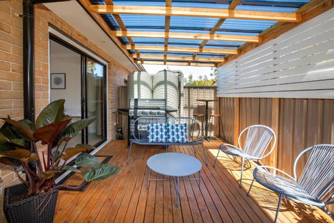 Alkira - Pet Friendly - 4 Mins Walk To Beach - Accommodation Brisbane 0