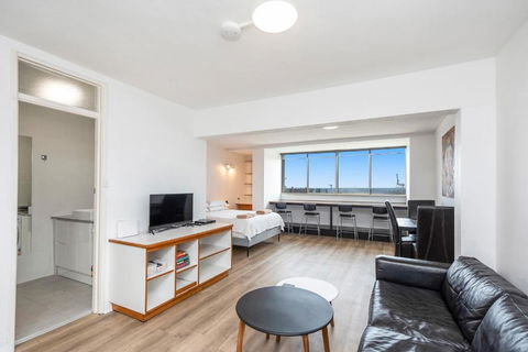 Apartment 201 - Fremantle Studio Apartment With Ocean And Harbour Views - Accommodation Brisbane 4