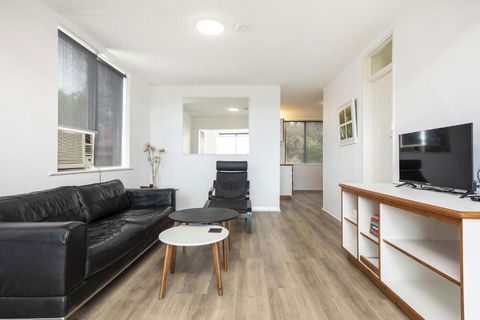 Apartment 201 - Fremantle Studio Apartment With Ocean And Harbour Views - Accommodation Brisbane 3