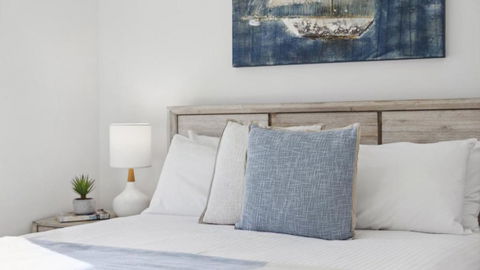 Apartment Awesome Location, Near Cafes, Restaurants, Short Stroll To The Beach - Accommodation Brisbane 4