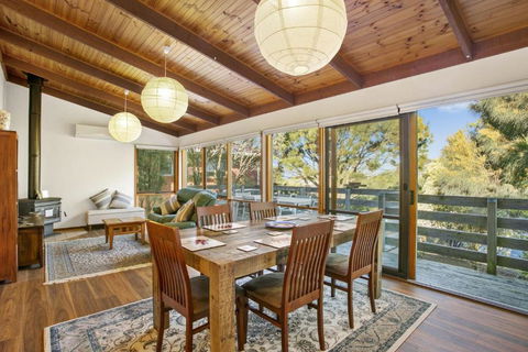 Apollo Bay People N Paws - Accommodation Brisbane 0