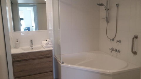 Apollo Luxury Apartments - Accommodation Brisbane 1