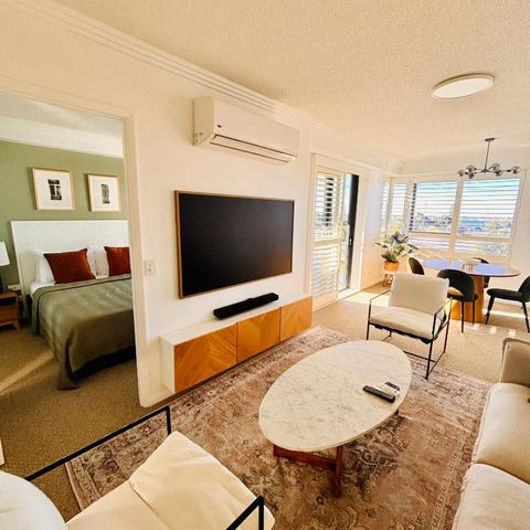 Aqualine Apartments On The Broadwater - Accommodation Brisbane 3