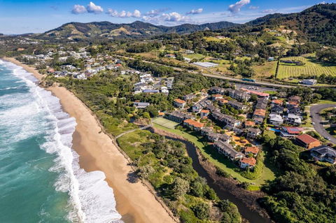 Aqualuna Beach Resort - Accommodation Brisbane 0