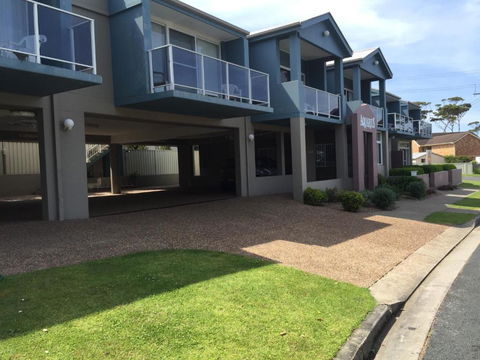 Aquarius Apartments Mollymook - Accommodation Brisbane 0