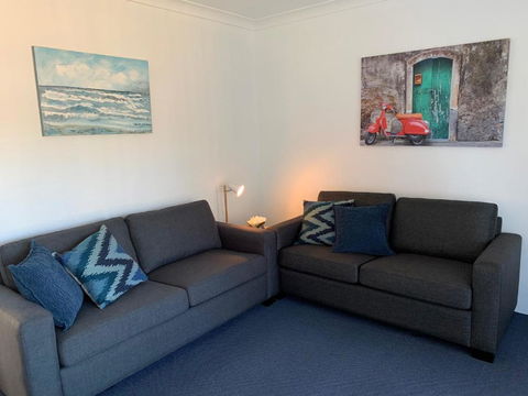 Aquarius Apartments Mollymook - Accommodation Brisbane 2