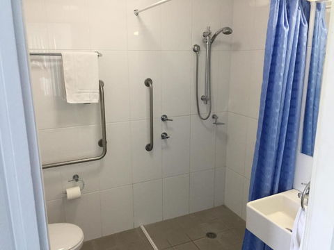 Aquarius Apartments Mollymook - Accommodation Brisbane 4