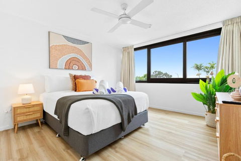 Aquarius Esplanade Retreat - Accommodation Brisbane 3