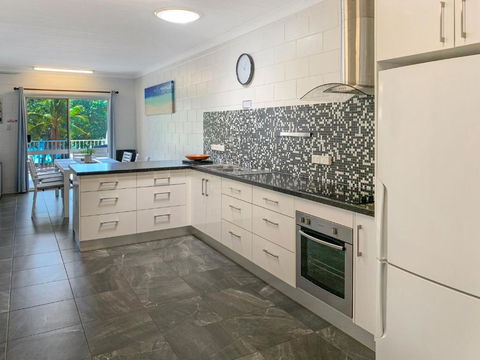 Arcadia Beach Unit 3 - Accommodation Brisbane 3