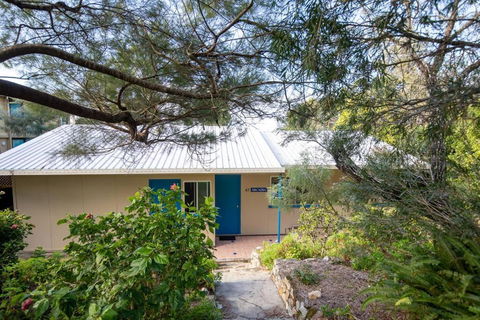 ARCADIA -Straddie Original 3 Bedroom House With Ocean Views - Accommodation Brisbane 0