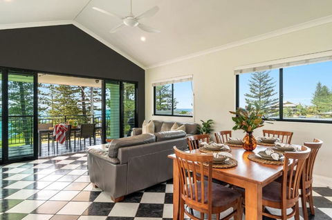 Arcoola 1 - Overlooking Main Beach - Accommodation Brisbane 3