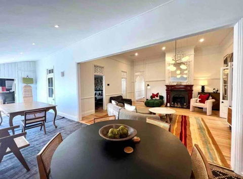 Artists Residence - Accommodation Brisbane 3