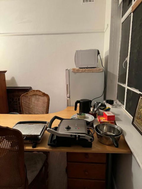 Ashburton Big Room With Shared Bathroom 1 - Accommodation Brisbane 4