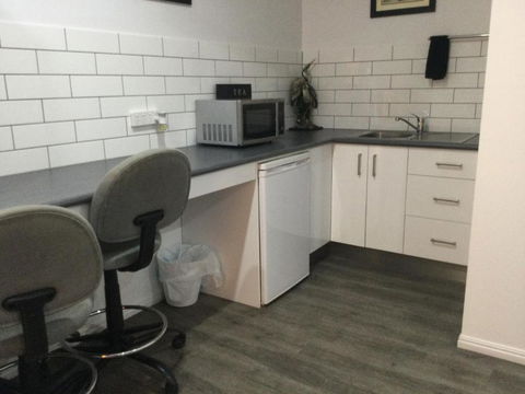 Ayrline Motel - Accommodation Brisbane 0