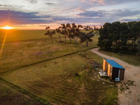 Avondale Heights By Tiny Away - Accommodation Brisbane 2
