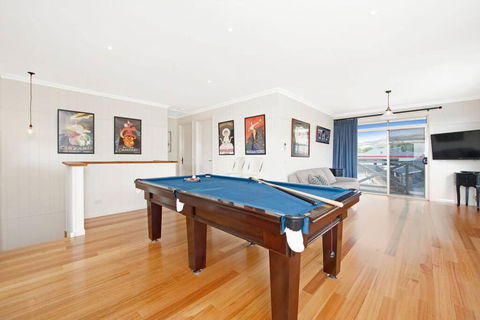 Apollo Bay Oceanview Mountain Retreat, Pet Friendly, EV Station, Fireplace - Accommodation Brisbane 3
