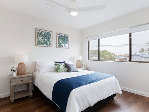 Bangalee 3 Fantastic Waterfront Unit With Pool WI FI And Chromecast - Accommodation Brisbane 2
