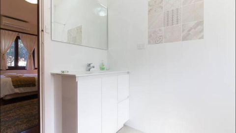 B4 Crawley Apartment 1 BRM & Sleepout Near UWA - Accommodation Brisbane 3