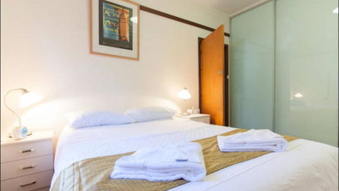 B4 Crawley Apartment 1 BRM & Sleepout Near UWA - Accommodation Brisbane 0