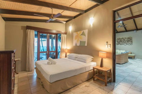 BALA Beach House On ABSOLUTE Beachfront - Accommodation Brisbane 4