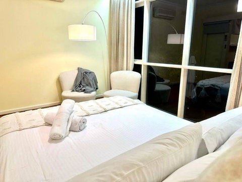 Balwyn Bliss: Your Serene Sanctuary Near Box Hill - Accommodation Brisbane 2