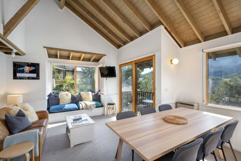 Banjo 1 Bedroom With Loft Bunk Room And Amazing Views - Accommodation Brisbane 0