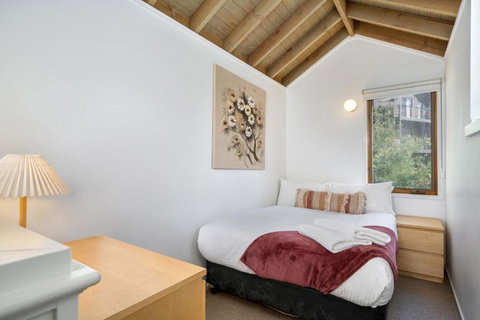 Banjo 1 Bedroom With Loft Bunk Room And Amazing Views - Accommodation Brisbane 3