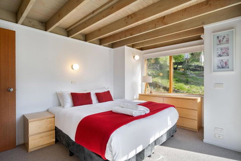 Banjo 1 Bedroom With Loft Bunk Room And Amazing Views - Accommodation Brisbane 4