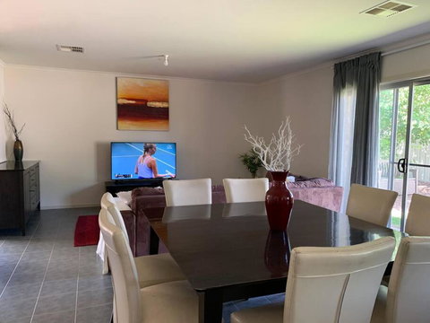 Barossa Family Getaway-Munno Para West - Accommodation Brisbane 0