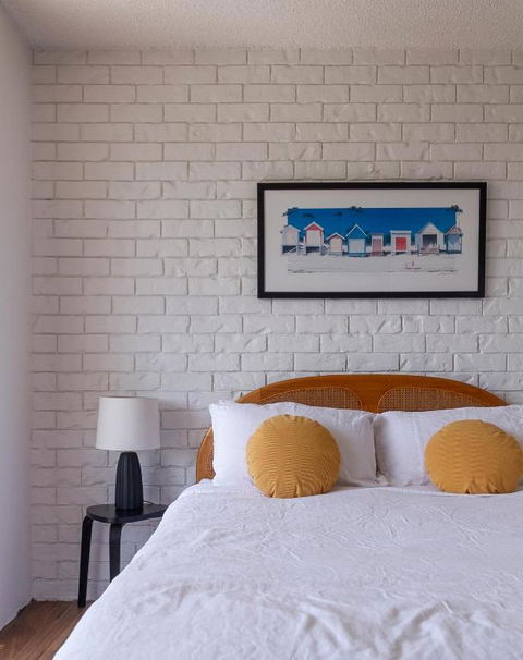 BAY PROPERTIES . Beach Street - Accommodation Brisbane 1