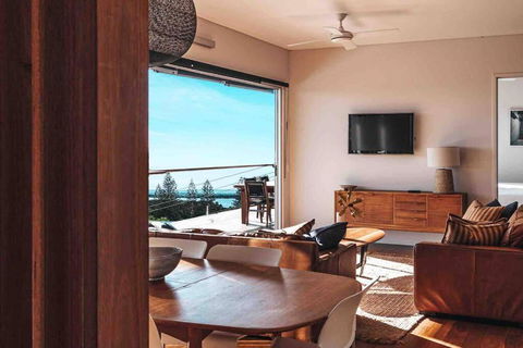 BAY PROPERTIES . The Chill - Accommodation Brisbane 0